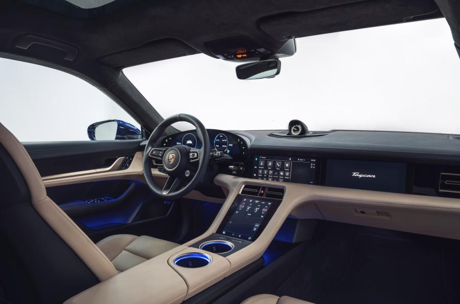 Интерьер Porsche Taycan Turbo 2019 года  (WW) (фото 23 из 43)